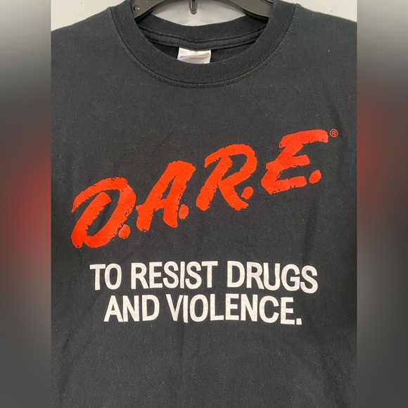 Men's Vintage Y2K DARE To Resist Drugs and Violence Program T Shirt Tee Size Med - Picture 2 of 6